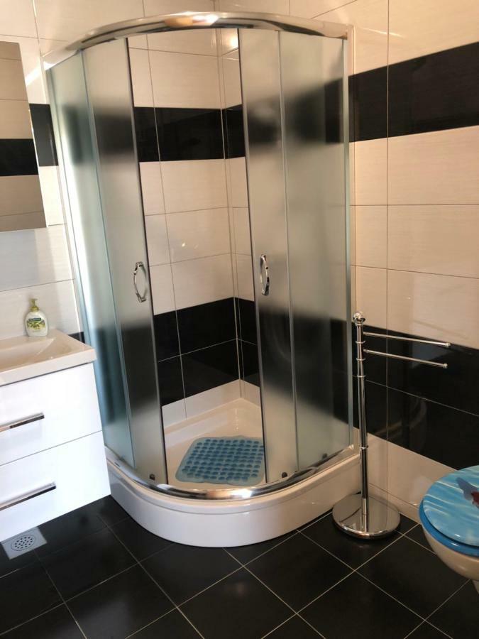 Apartment & Rooms Thomas Korenica Ngoại thất bức ảnh
