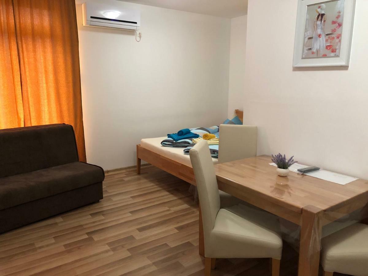 Apartment & Rooms Thomas Korenica Ngoại thất bức ảnh