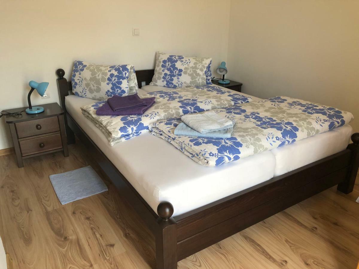 Apartment & Rooms Thomas Korenica Ngoại thất bức ảnh