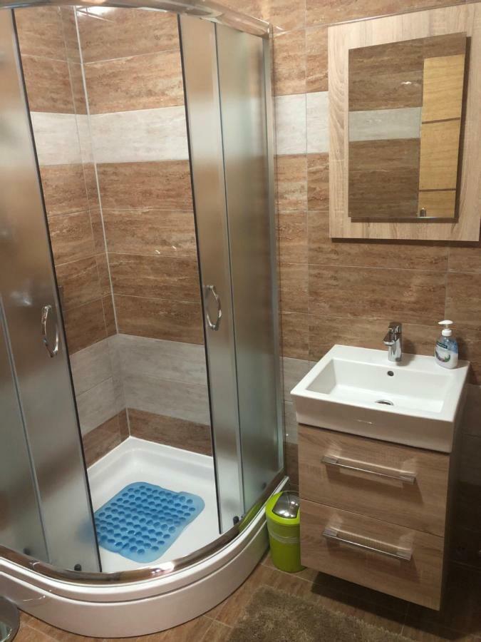 Apartment & Rooms Thomas Korenica Ngoại thất bức ảnh